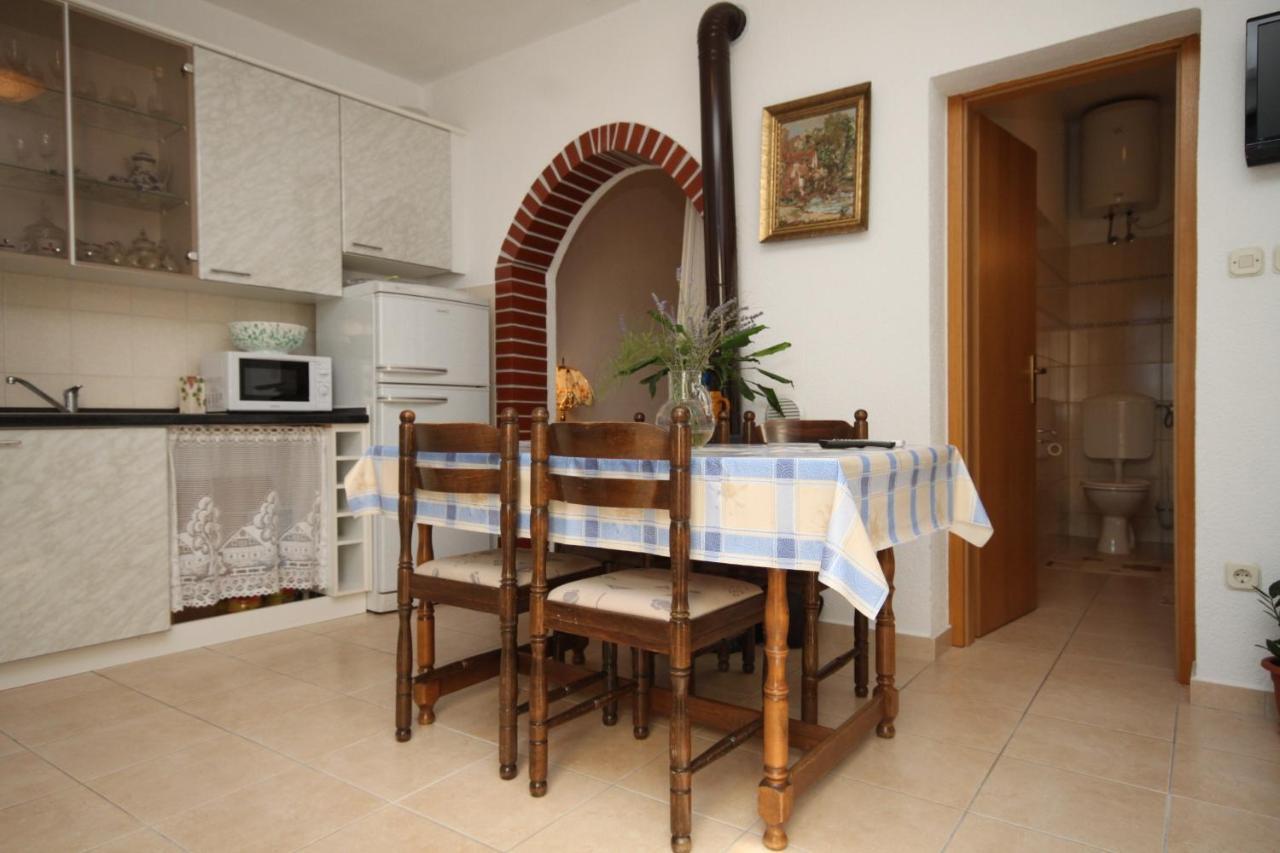 Apartments With A Parking Space Makarska - 6792 Exterior photo