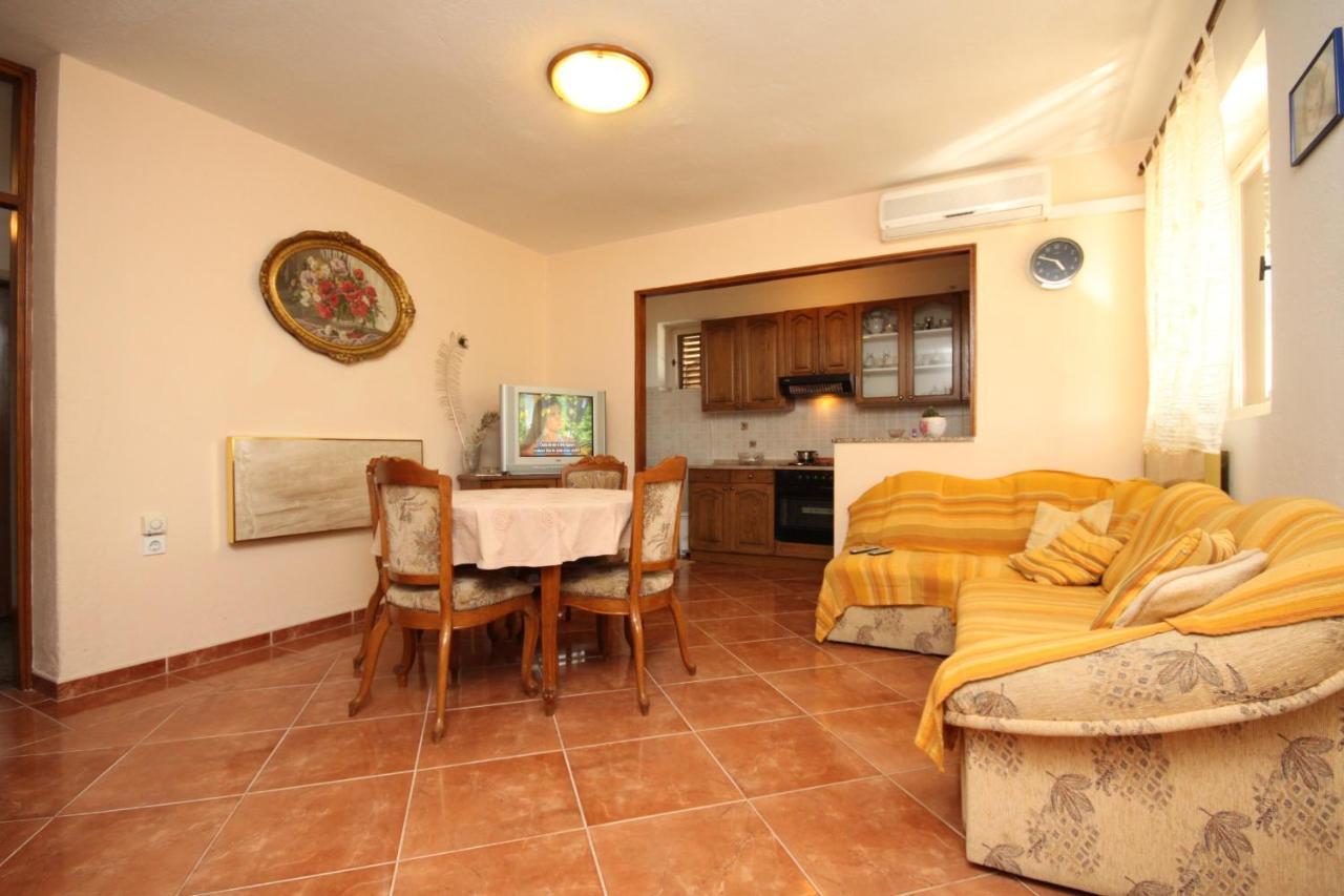 Apartments With A Parking Space Makarska - 6792 Exterior photo
