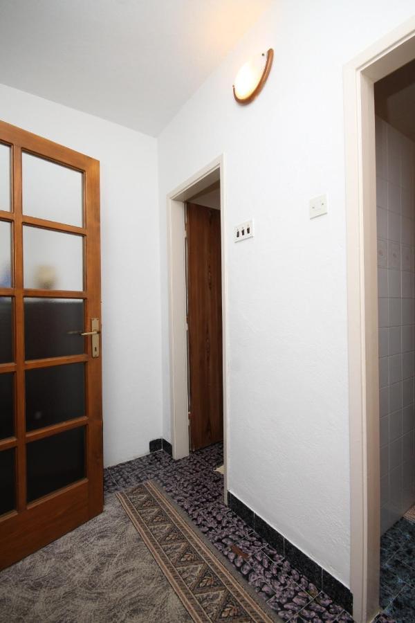 Apartments With A Parking Space Makarska - 6792 Exterior photo