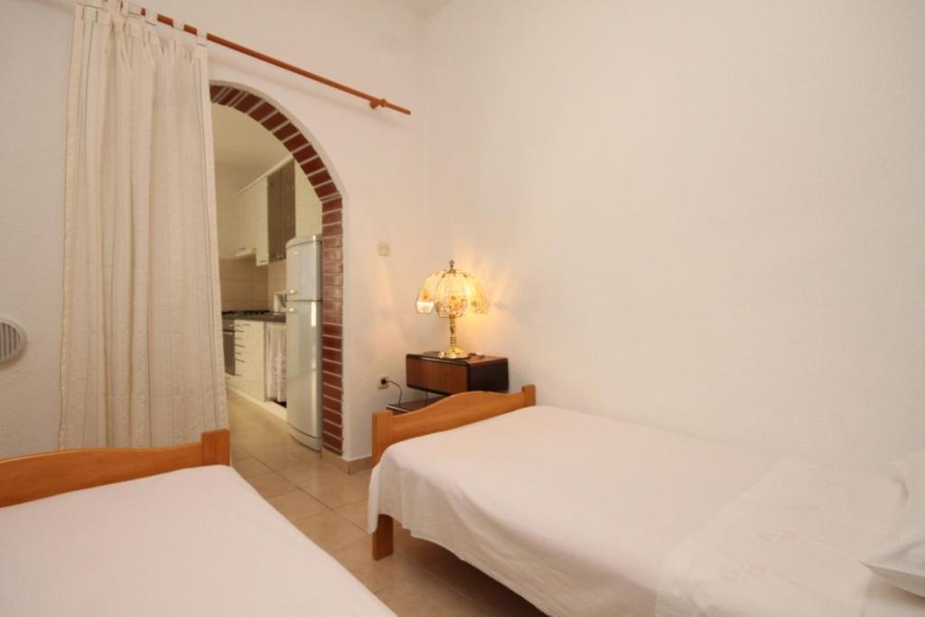 Apartments With A Parking Space Makarska - 6792 Room photo